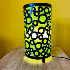 Abatjour minimal in ferro battuto con tessuto verde etnico