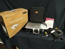 VIDEOPROIETTORE (DLP) ACER PD-100D-COME NUOVO-MA NON SI ACCENDE!! CON TELECOMAND