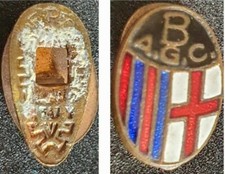 Distintivo calcio BOLOGNA badge pin piedino FROSI scritta sul nero TIMBRATO 