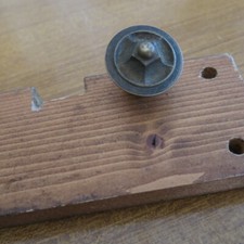 VECCHIA MANIGLIA IN OTTONE A POMELLO PER MOBILI VARI -