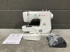 SINGER M1500 SEWING MACHINE