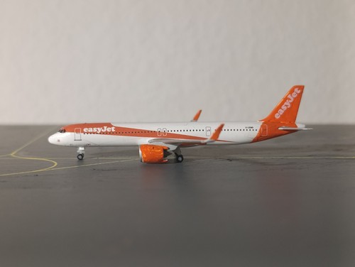 Custom easyjet - custom, (come