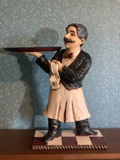Statua cameriere da tavolo che