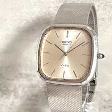 Orologio da polso quadrato