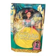 Bambola e libro Walt Disney Biancaneve e i sette nani NRFB Mattel 1992