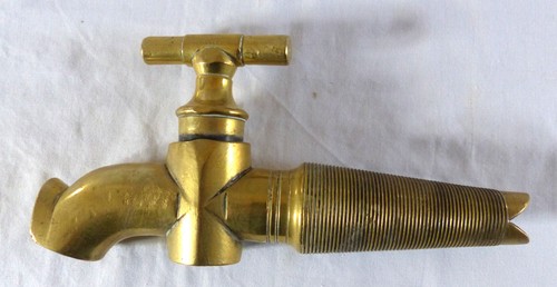 Ancien gros robinet - robinet, en