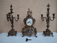 ANTICO TRITTICO FRANCESE IN BRONZO OROLOGIO DA TAVOLO CAMINO E CANDELIERI