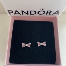 Bellissimi orecchini PANDORA
