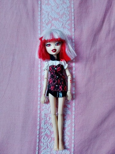 Bratz bratzillaz doll 2012 - bratzillaz,