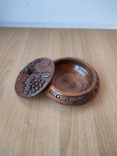 Svuotatasche jugoslavo d'epoca in legno intagliato