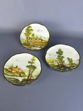 3 PIATTI DA PARETE IN CERAMICA LAVORATA E DIPINTA A MANO