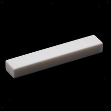 Chitarra classica bianca in