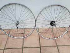 paire d'ancienne roue de vélo