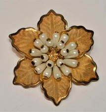 Spilla A Forma Di Fiore In