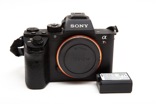 Sony alpha a7r - a7r, a7rii