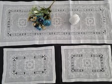 Set 3 centrini ricamati a mano