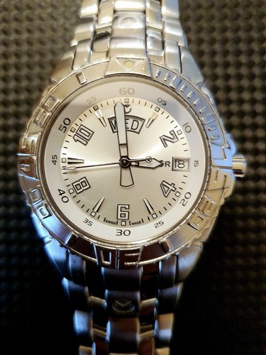 Sector 650 day - 650, 39mm