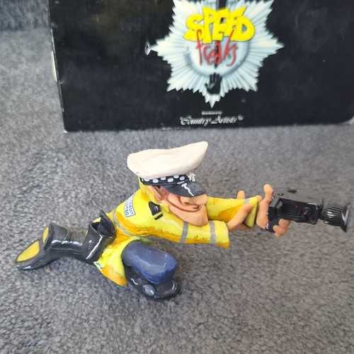 Speed freaks smug police - speed,