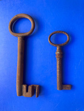DUE VECCHIE CHIAVI IN FERRO