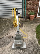 Levigatrice orbitale per