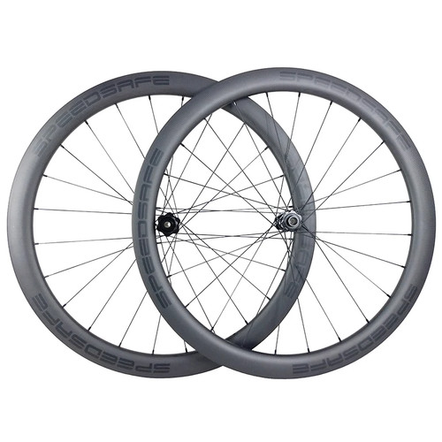 700c clincher tubeless