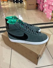Sneakers alte Nike Blazer Mid GS Camoscio verde e nero 39 SUPER SCONTO