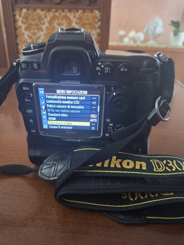 Nikon 300s con - battery, grip