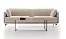 Divano DITRE modello KRISBY, color crema, come nuovo, con pouff.