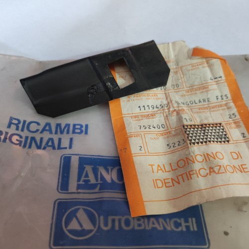Angolare cruscotto destro - angolare,