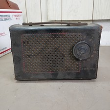 Radio d'epoca portatile a