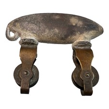 Antico carrello in piombo e