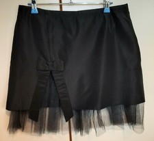 Gonna nera con tulle, spacco sul davanti con finto fiocco, tg. 44 lungh. cm.48