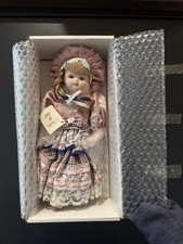 NUOVO 1997 RARO NRFB! BAMBOLA