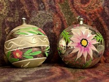 Antiche palle di Natale (due)  in vetro soffiato dipinte a mano