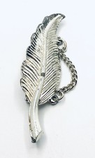 Ciondolo spilla piuma tono argento vintage catena da appendere E2