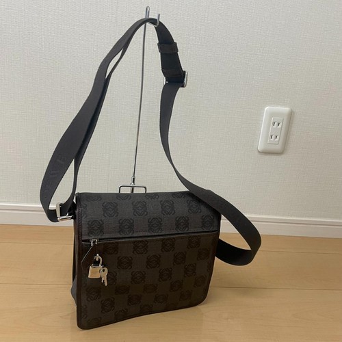 Borsa tracolla loewe anagram - a,