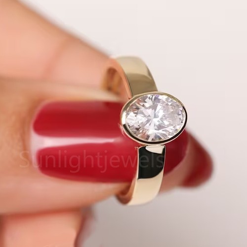Anello solitario taglio ovale