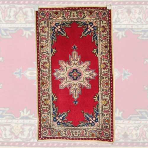 Tappeto vintage rosso fatto - , a