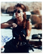 Foto autografa firmata Linda Hamilton 8x10 - Sexy Sarah Connor The Terminator