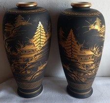 Coppia di vasi giapponesi Satsuma Dipinti In Oro fondo Nero,epoca Meiji 25cm