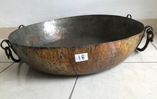 Antico pentolone con due