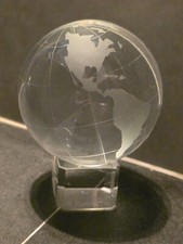 Decorativo planisfero in vetro con supporto anni 90 mappamondo