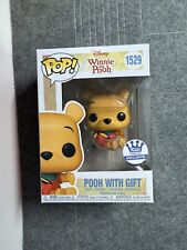 POOH WITH GIFT - Winnie The Pooh Funko Pop Funko Exclusive #1529