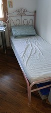 letto singolo in ferro battuto 180cm x 90 cm con doghe in legno come nuovo 