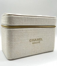 CHANEL Beaute GWP Small Vanity