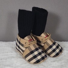 Scarpa a quadri con calzino