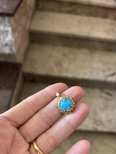 Stunning turquoise pendant - stunning,
