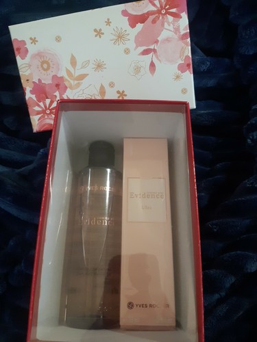 Profumo comme evidence eau - profumo, un
