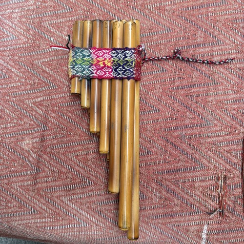 Peruvian pam pipe zampoña - pam,