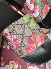 Gucci diapositive floreali GG